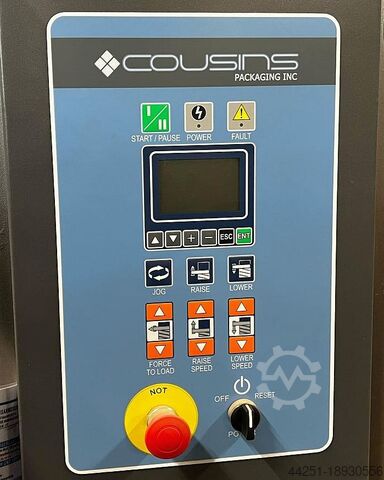 Fully automatic pallet wrapping machine Cousins LPSWA-CE („The Switch Semi2Auto“)