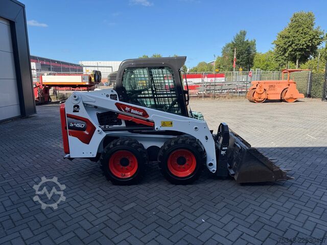 Loader Bobcat S450 Incl.: forks and bucket | Closed cabin | 2...