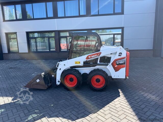 Loader Bobcat S450 Incl.: forks and bucket | Closed cabin | 2...