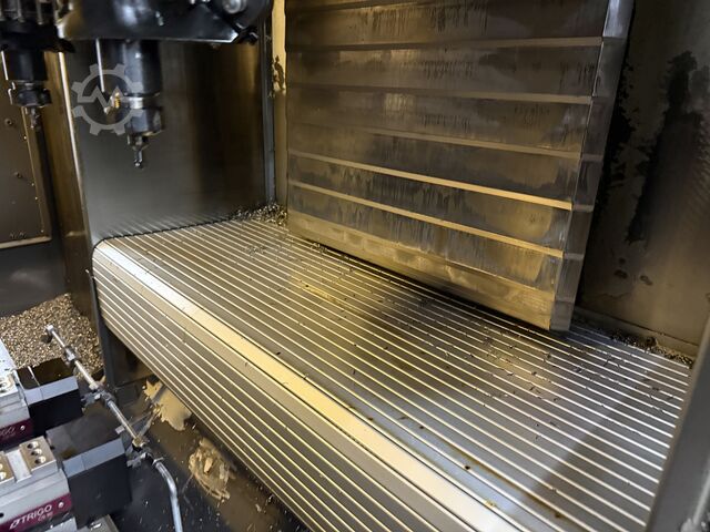 Vertical machining center CHIRON DZ 15 WM