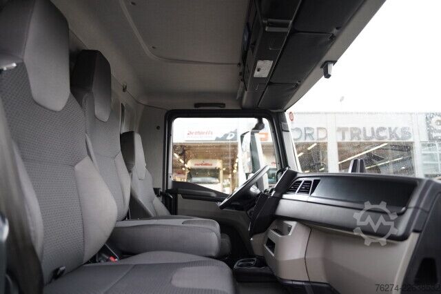 LKW mit Kofferaufbau MAN TGL 8.190 Koffer LBW Automatik Anhängerkupplung