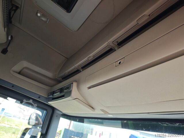 Volumen SZM SCANIA R450  MEGA Vollverkleidung Standklima