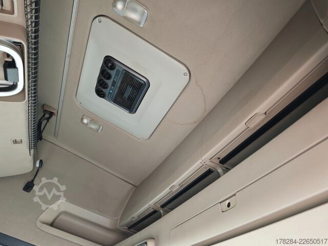 Volumen SZM SCANIA R450  MEGA Vollverkleidung Standklima