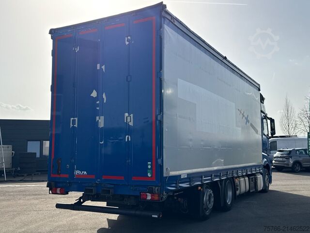 LKW mit Pritsche & Plane MERCEDES-BENZ ACTROS 2548 / GIGSPACE /  STAPLERHALTERUNG