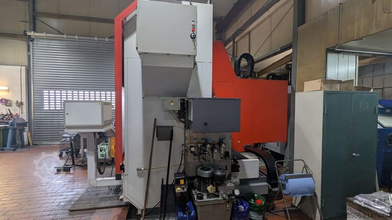 Universal-Bearbeitungszentrum Matec 30 HV