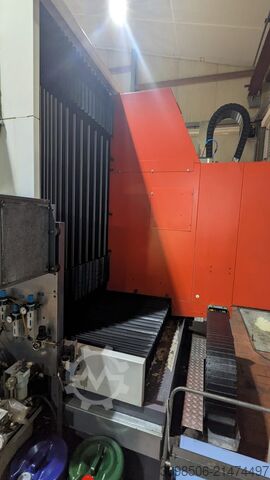 Universal-Bearbeitungszentrum Matec 30 HV