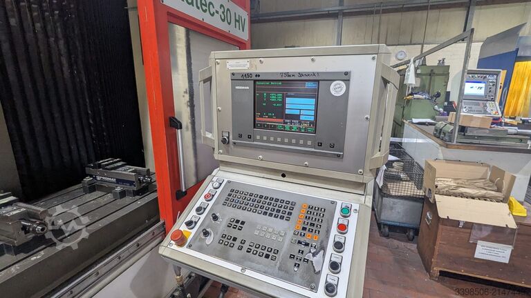 Universal-Bearbeitungszentrum Matec 30 HV