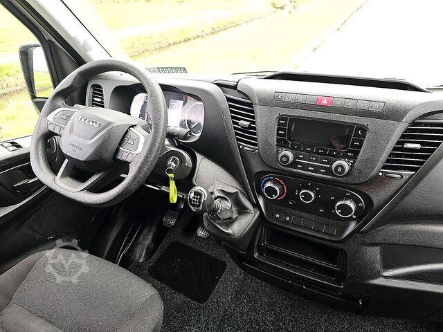 Hochdachkombi IVECO DAILY 35S14 L2H2 3.5t-Trekhaak!