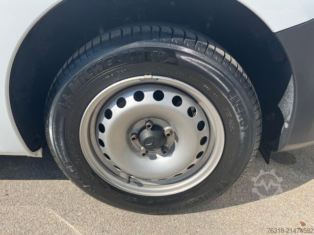 Panel van Mercedes-Benz Citan 111 CDI  Lang Werktattausbau 3 Sitzer