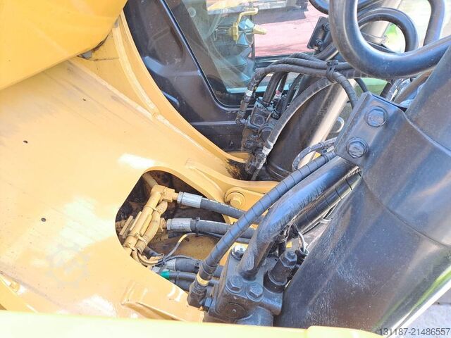 Raupenbagger CAT 320