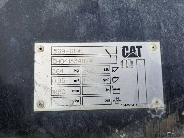 Radlader CAT 906