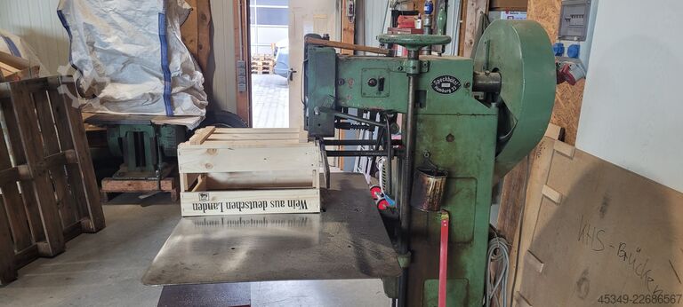 Box nailing machine with riveting device Bohm & Kruse 