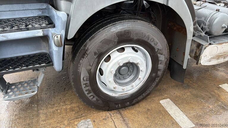 Chassis cab Renault KERAX 420 (LAMES / GRAND PONT / STEEL SUSP. / B...