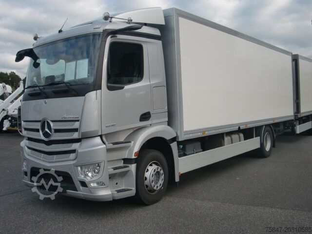 Truck with box body Mercedes-Benz Actros 1836 L Komplettzug Durchlader
