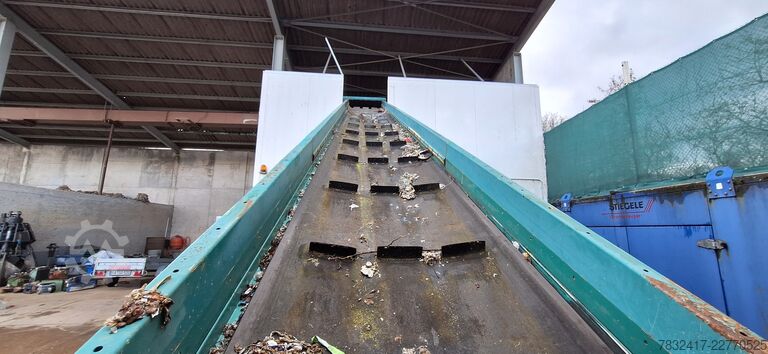 Rotary shear UC120 including 2 discharge conveyors MeWa Rotorschere UC120