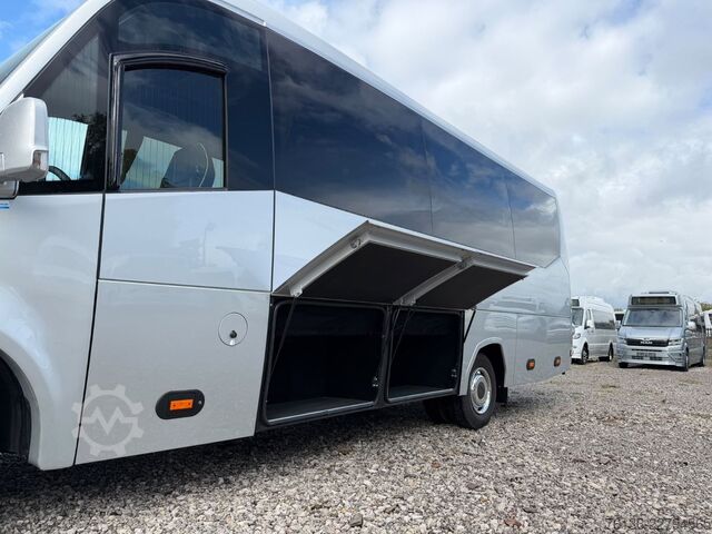 Kleinbus MERCEDES-BENZ Sprinter 519 CDI 31 Sitzplätze VIP Kofferraum