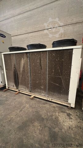 Chiller trane, ciat, york, climaveneta CGAN900