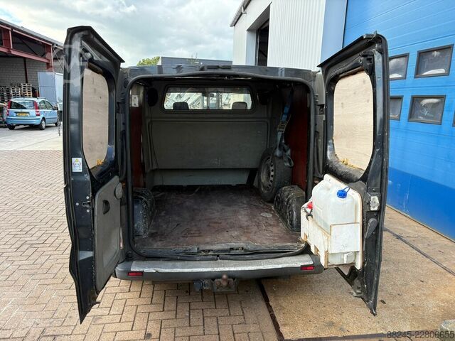 Opel Vivaro 2.5 DTI 2.9T L2H1 OPEL vivaro