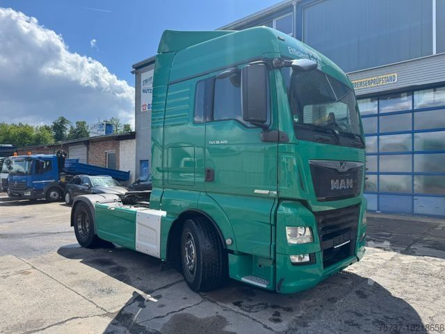 Standard tractor unit MAN 18.420 LL