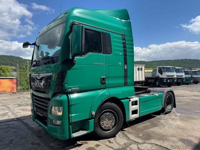 Standard tractor unit MAN 18.420 LL