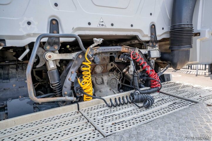 Standard tractor Mercedes-Benz ACTROS 1845 LS