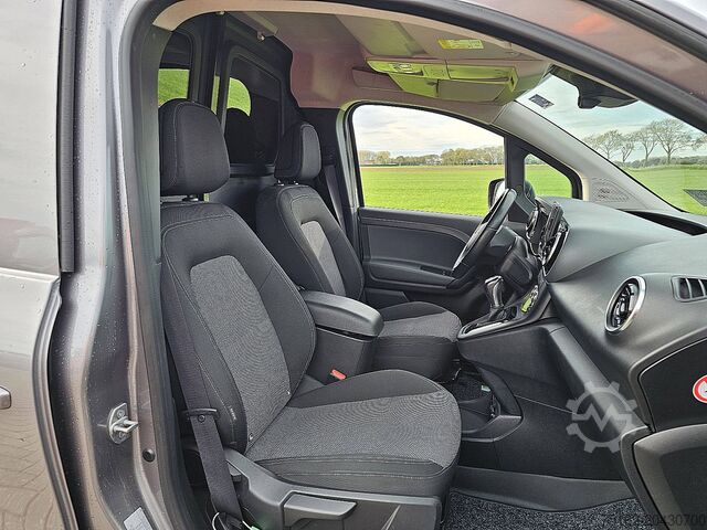Koffer MERCEDES-BENZ CITAN 113 benzine automaat ac