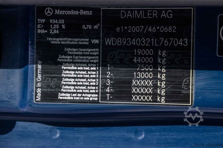 Standard tractor MERCEDES ACTROS 1846 LS-MP3+HYDR.+ADR