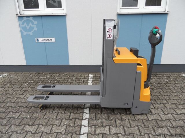 High Lift stacker Jungheinrich EJD 220 - NEUE Batterie -Initialhub - Doppelstock