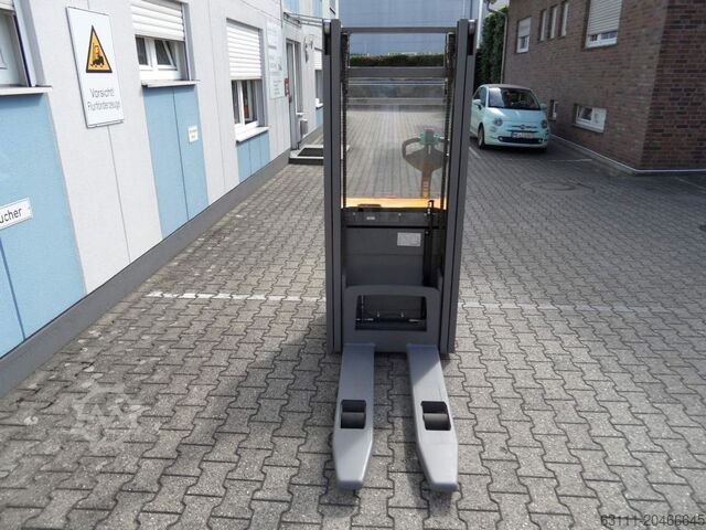 High Lift stacker Jungheinrich EJC 216 - NEUE Batterie - nur 257 Stunden!