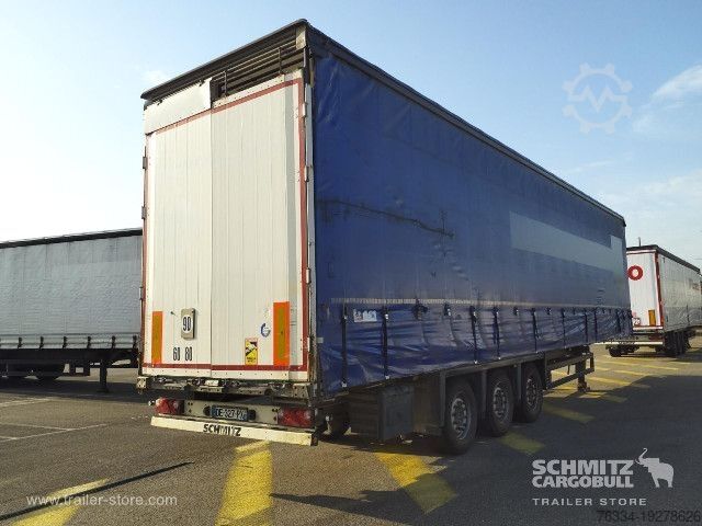 Open semitrailer with tarp Schmitz Cargobull Semitrailer Curtainsider Mega