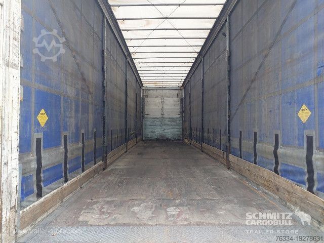 Auflieger mit Pritsche & Plane Schmitz Cargobull Semitrailer Curtainsider Mega