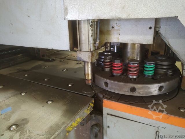 10-fach Revolver-Programmstanzmaschine Amada ARIES 222