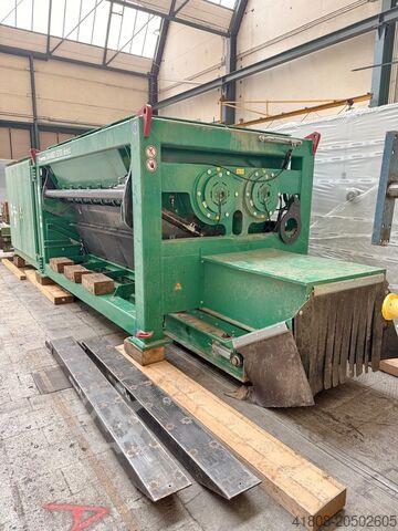 Waste wood recycling plant. KOMPTECH CRAMBO 5200 E direct