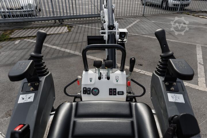 Compact tractor Bobcat E10z