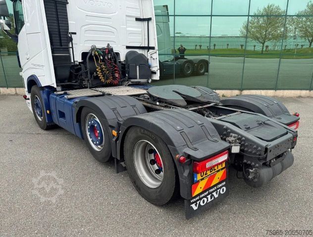 Standard tractor unit VOLVO FH GLOBETROTTER 6X2 701.000 KM SUPER CONDITION N