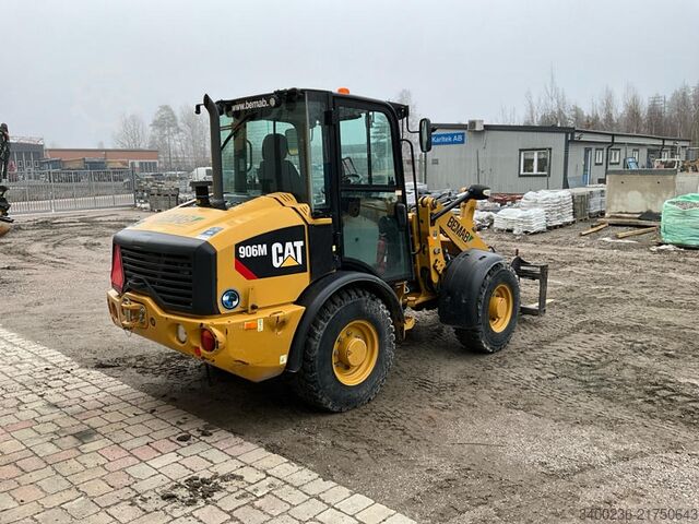 Loader Caterpillar 906M