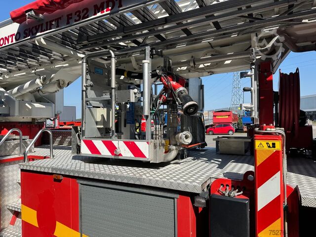 Hebebühne Mercedes-Benz Econic 1823 Bronto Skylift F32 MDT 2000