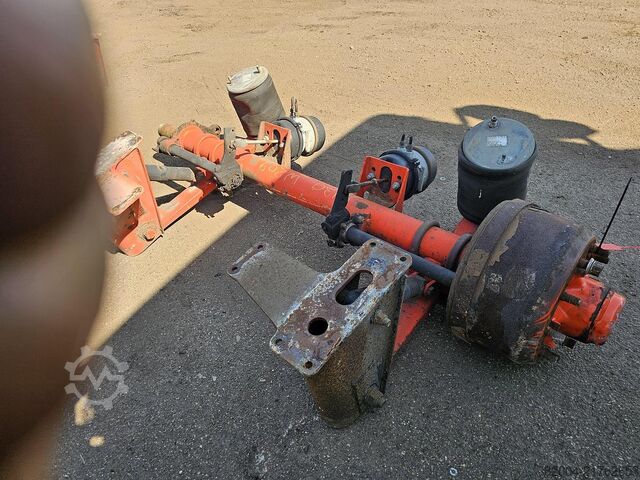 Achse SMB TRAILER AXLE SINGLE TIRE DRUM. MISSING ONE HUBE.
