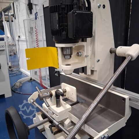 Stemmbank mit Hohlmeißel Sedgwick 571