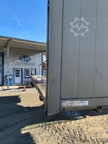 Wechselpritsche Plattform Krone Jumbo Plattform 7,82 mit Lochleiste