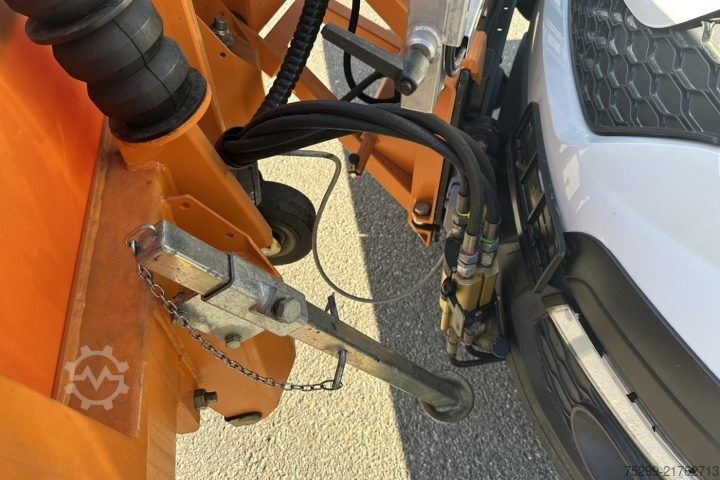 Abrollkipper Iveco 70C17 Kommunal + Schneepflug / Swiss-Vehicle