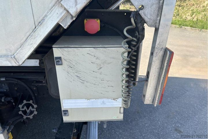Abrollkipper Iveco 70C17 Kommunal + Schneepflug / Swiss-Vehicle