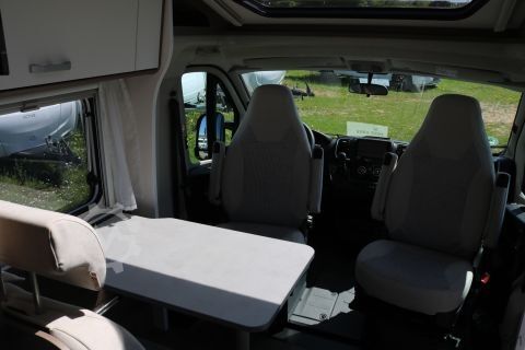Teilintegriertes Wohnmobil Carado VAN V337 Pro+