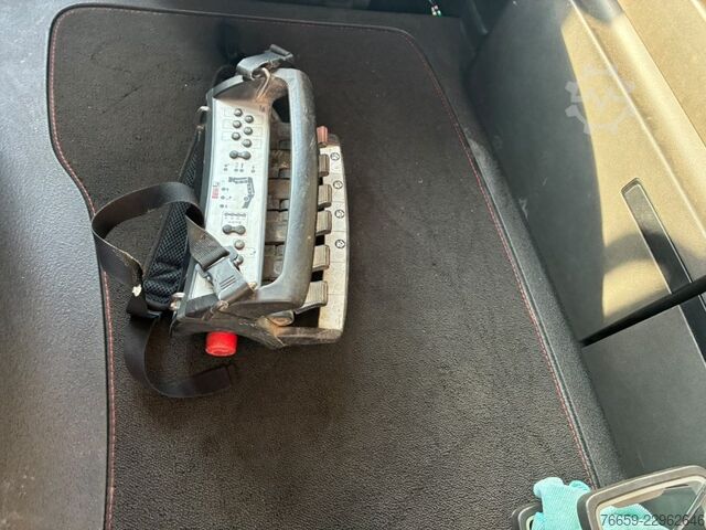 Standard tractor unit VOLVO FH 500 gru+cassone fisso