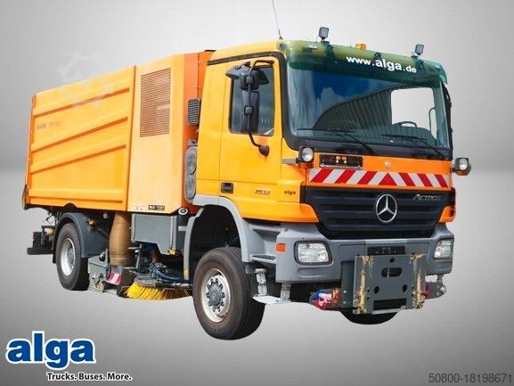 Kehrmaschine MERCEDES-BENZ 2032 A Actros 4x4, Bucher STKF 9500, Airport, AC