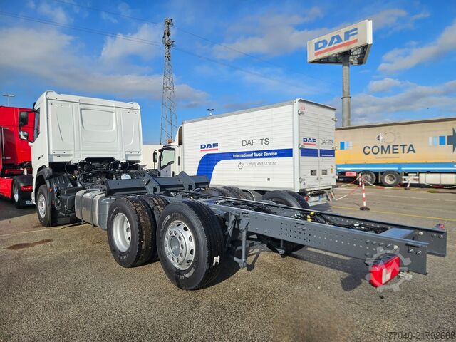 Standard tractor unit DAF XF 530 FAN