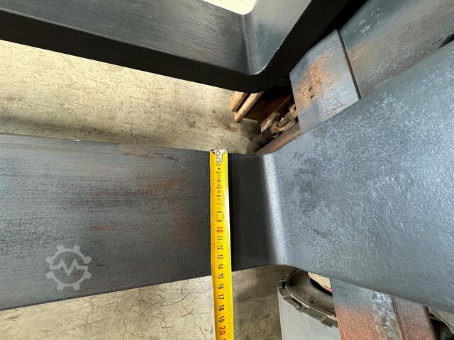 Hydraulic telescopic forks Linde 3.000 kg