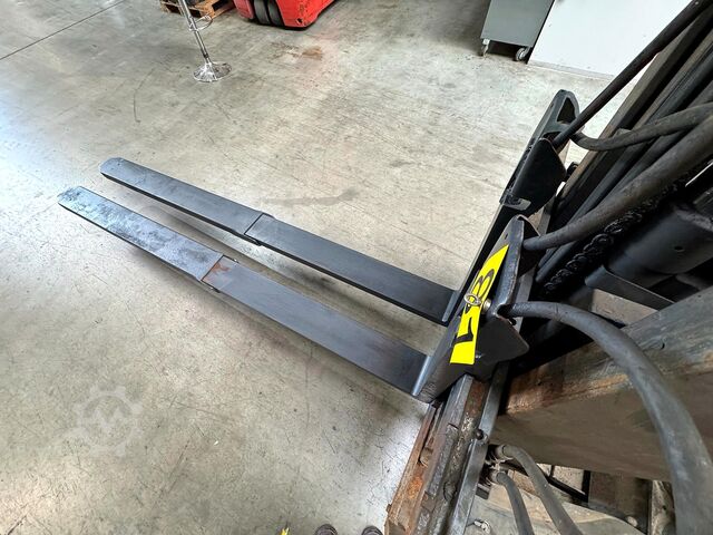 Hydraulic telescopic forks Linde 3.000 kg