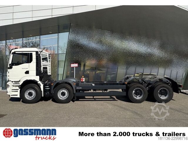 LKW-Fahrgestell MAN TGS 41.520 8x4 BB CH, Nebenantrieb oben