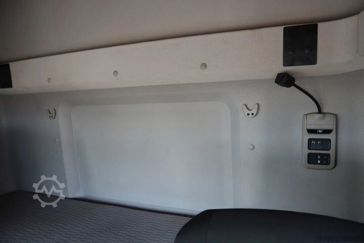 Box body DAF CF 410 Bak+Klep Dhollandia 2.000 kg Slaapcabine